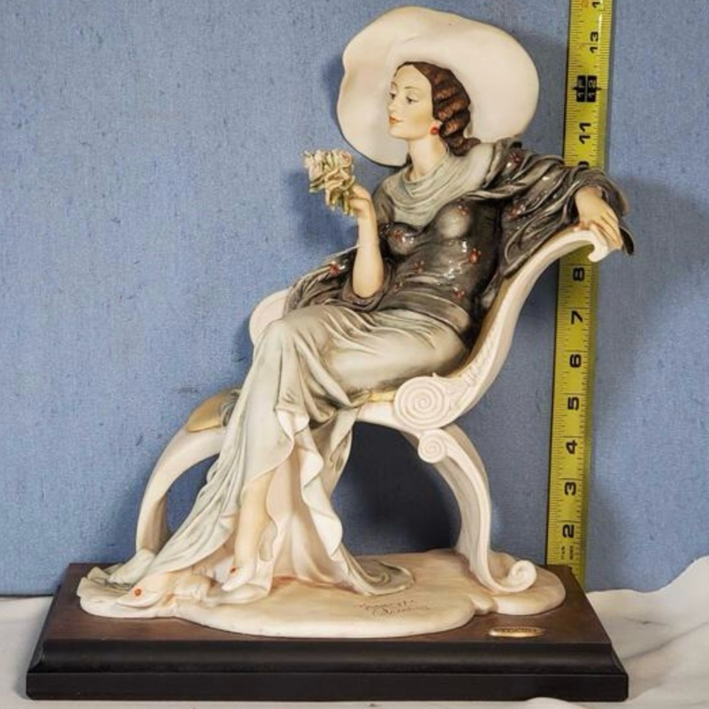 Limited Ed. Giuseppe Armani Florence At Ease
Figurine 1994 #1207/3000 0634C